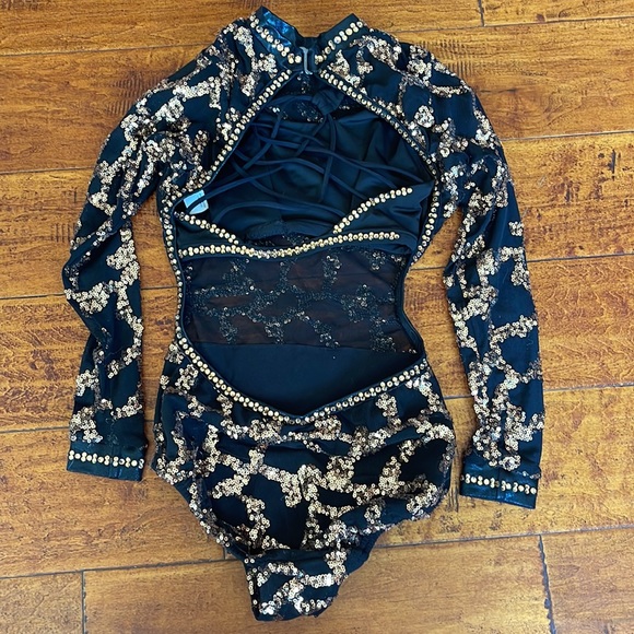 Custom Details  Dancewear competition leotard. Fits size CM-AXS - Picture 2 of 13